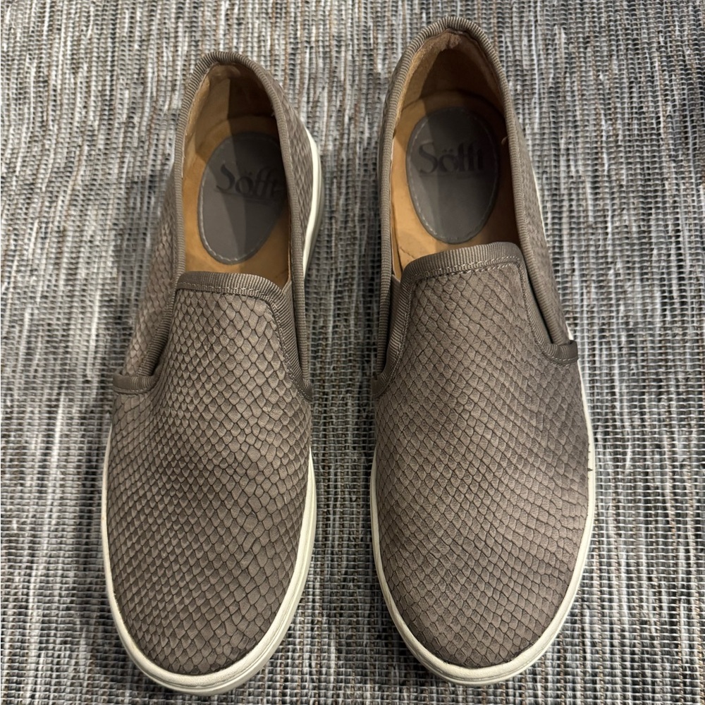 Sofft Women’s Snakeskin gray Slip-ons
